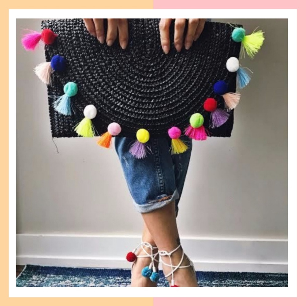 Straw Pom Pom Envelope Clutch BLACK